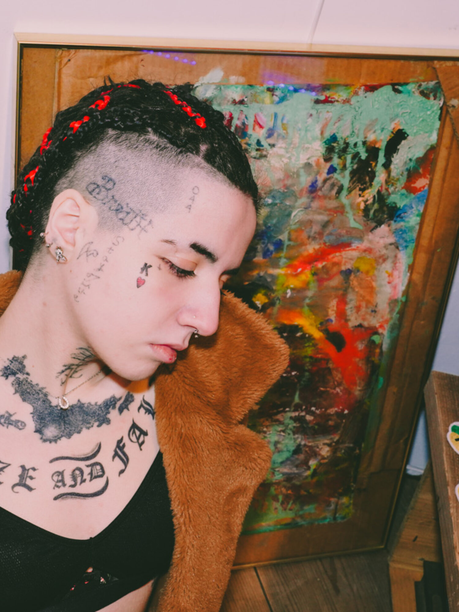 タトゥーの入った女性のポートレート1