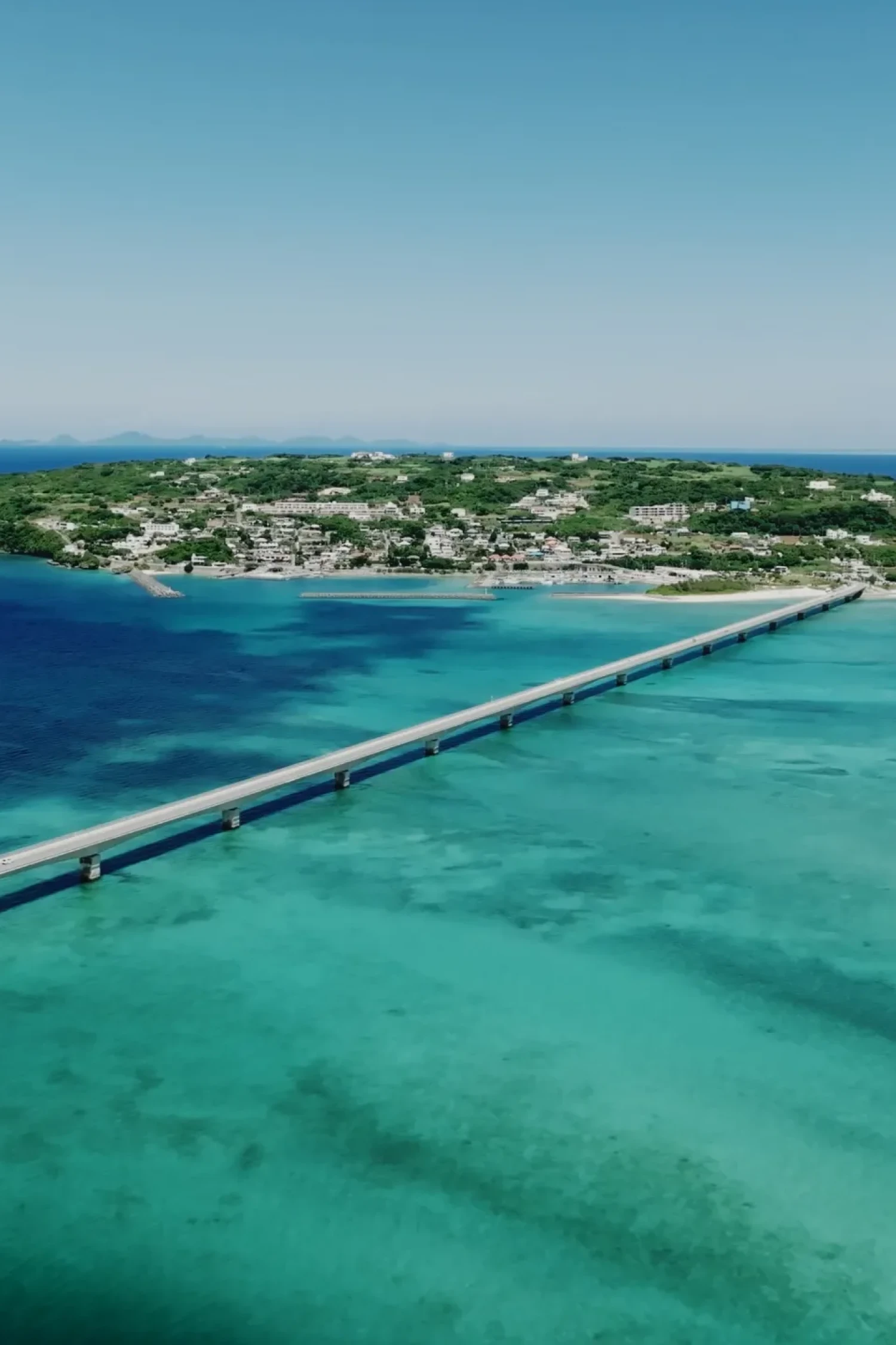 沖縄県名護市の海のドローン撮影素材