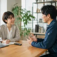企業担当者へのインタビュー取材風景